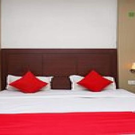 Capital O Hotel Surya Continental Lucknow Bagian luar foto