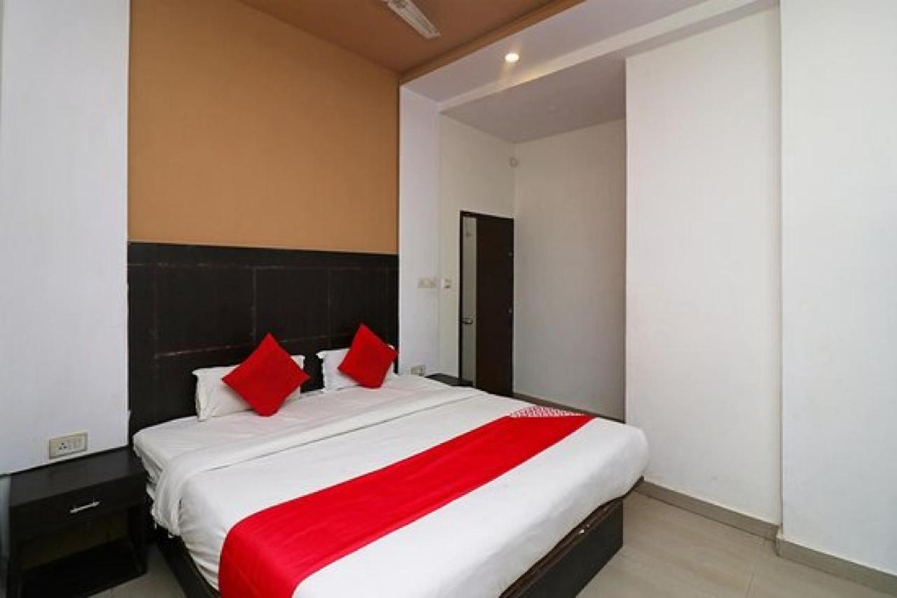 Capital O Hotel Surya Continental Lucknow Bagian luar foto