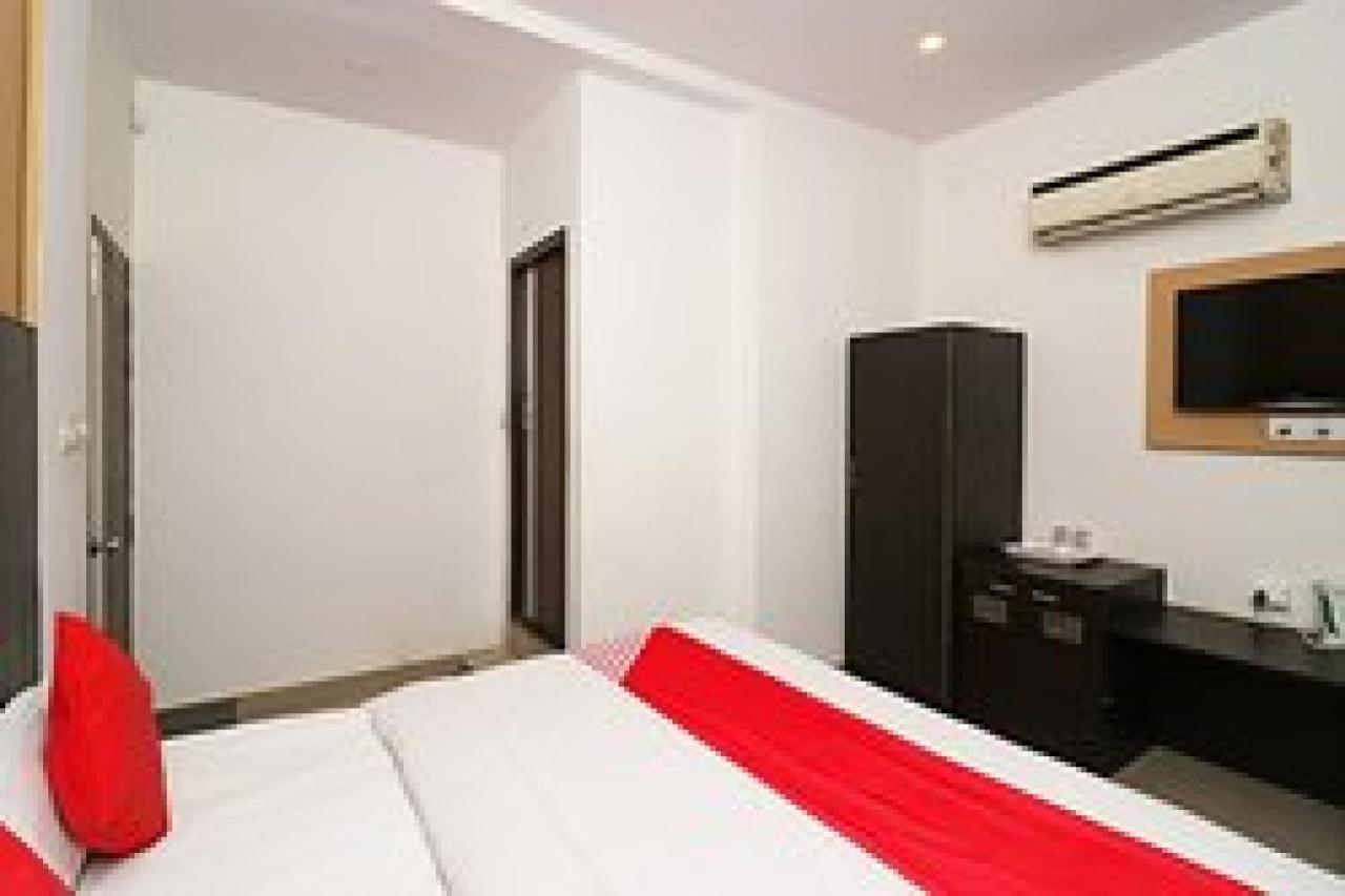 Capital O Hotel Surya Continental Lucknow Bagian luar foto