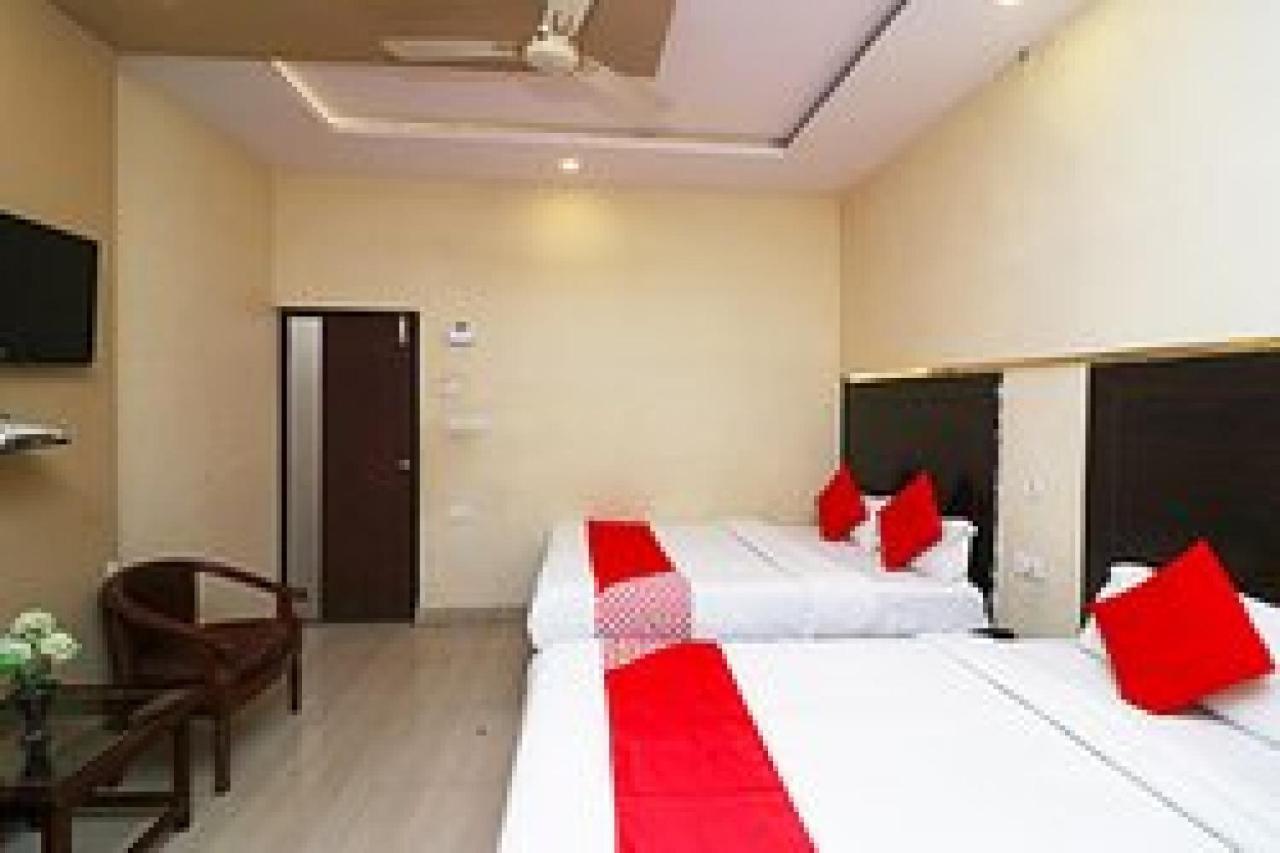 Capital O Hotel Surya Continental Lucknow Bagian luar foto